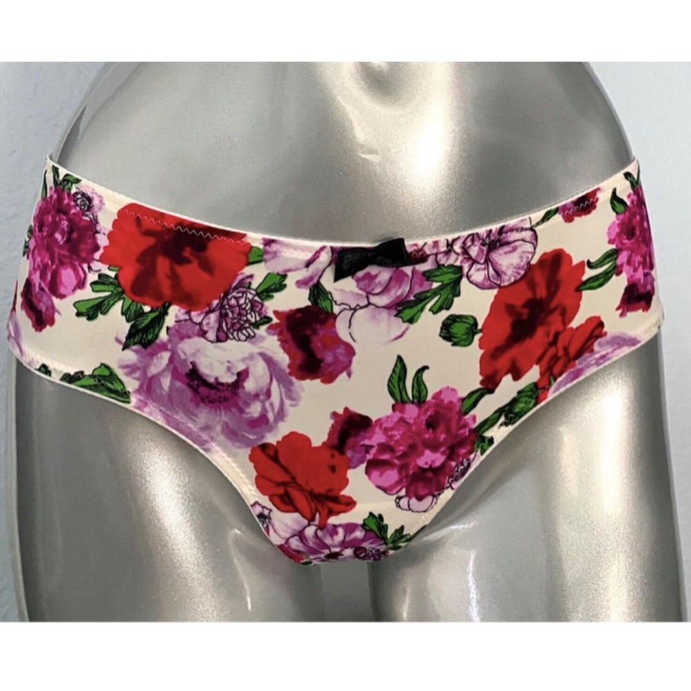 Victorias Secret Nwt Very Sexy Floral Heart Cut Out Stretch Cheeky Panty - Picture 2 of 3